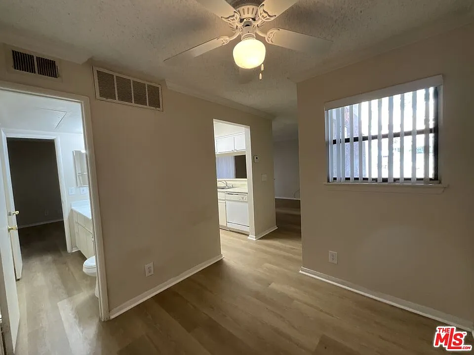 1 bed, 1.0 bath, 636 sqft, $1,995 — Photo 4