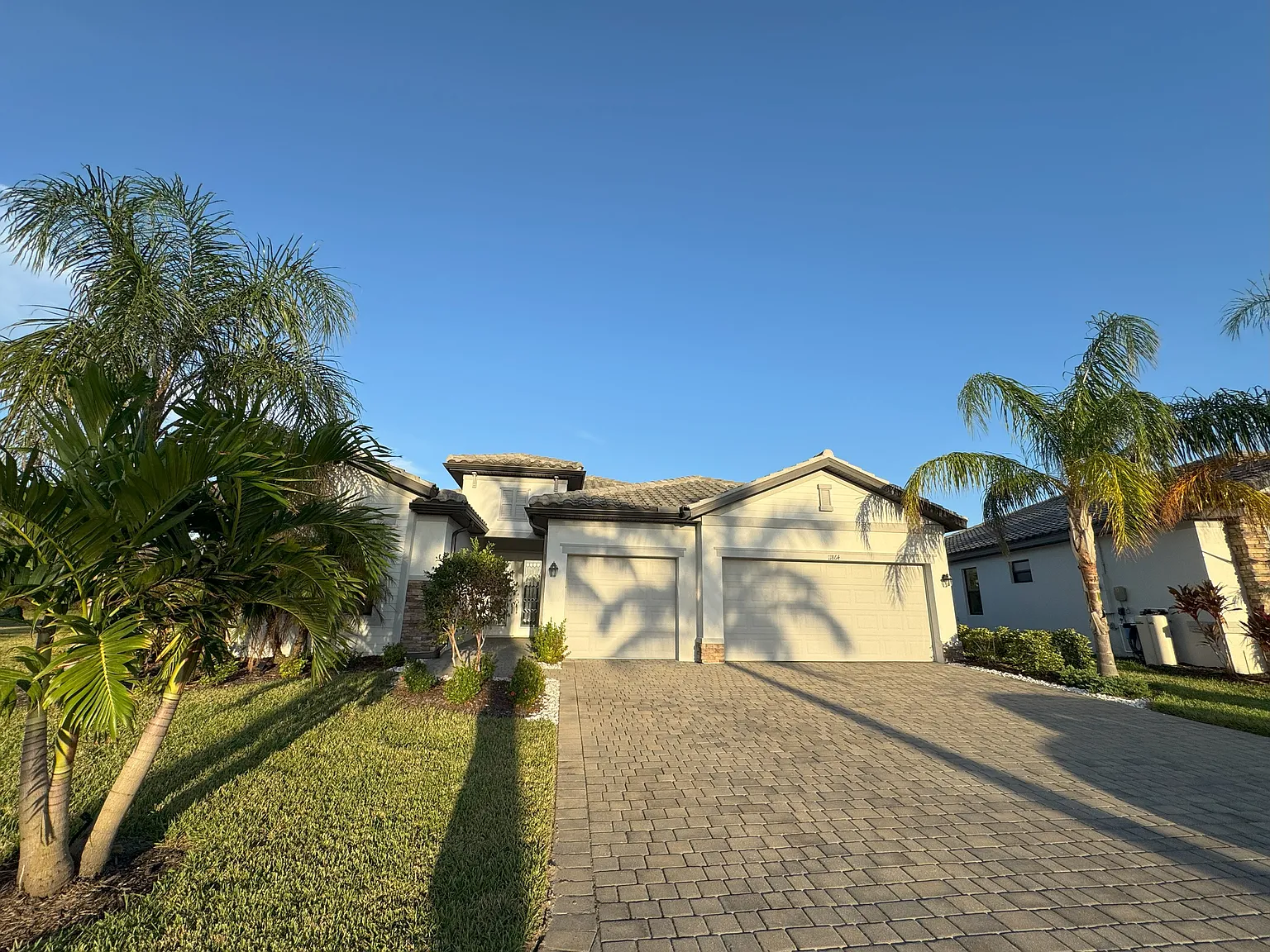 4 bed, 2444 sqft, $4,500 — Photo 3