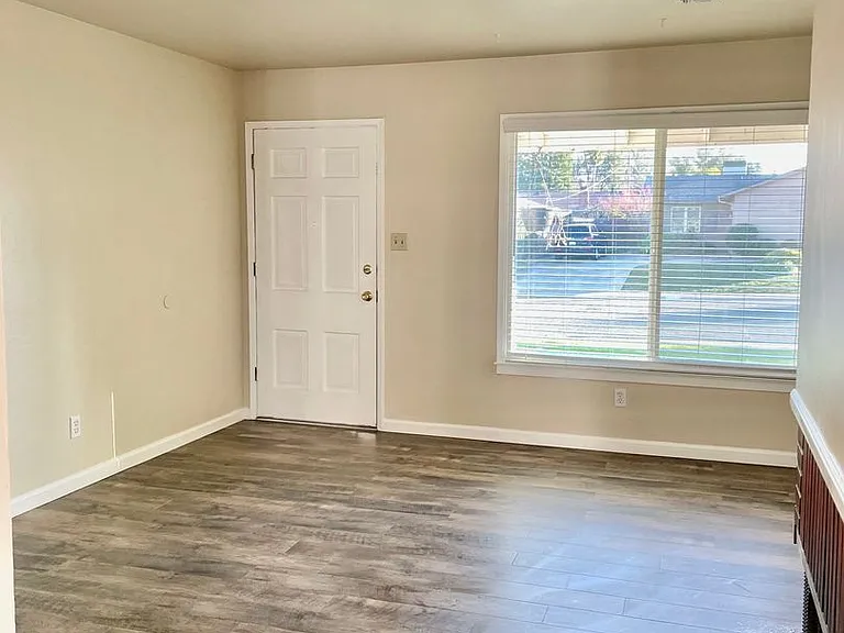 6349 Markley Way — Photo 3