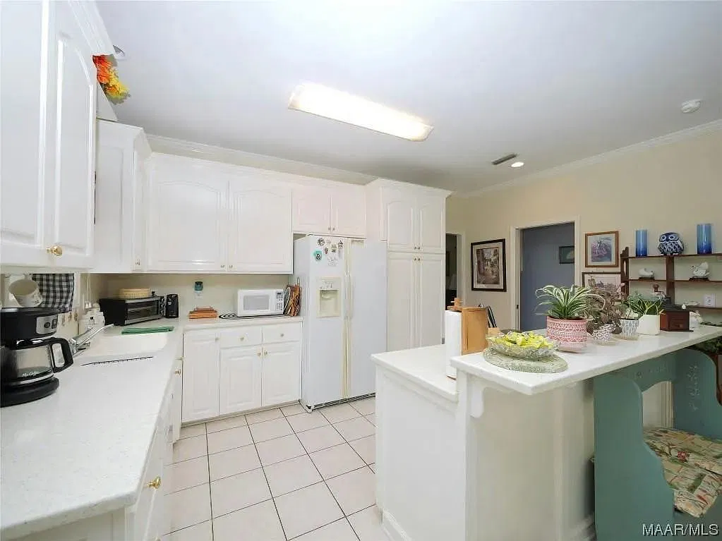 7 Whitney Ave — Photo 3
