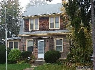 57 Maplewood Ave, Hempstead, NY 11550