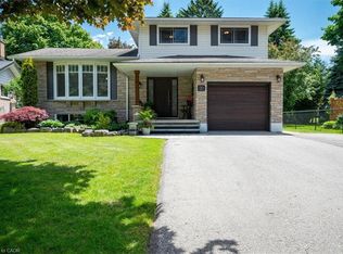 20 Wolfes Ct, Kitchener, ON N2B2Z1