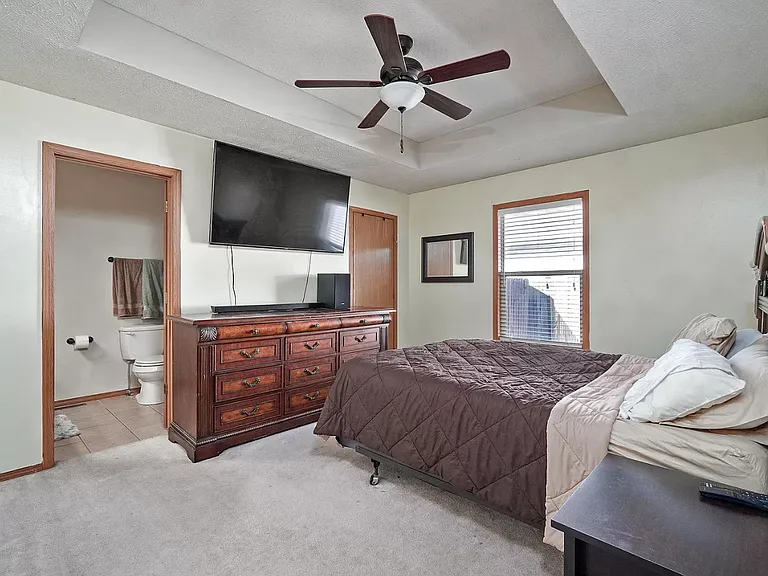 1141 N Nolting Ave — Photo 23