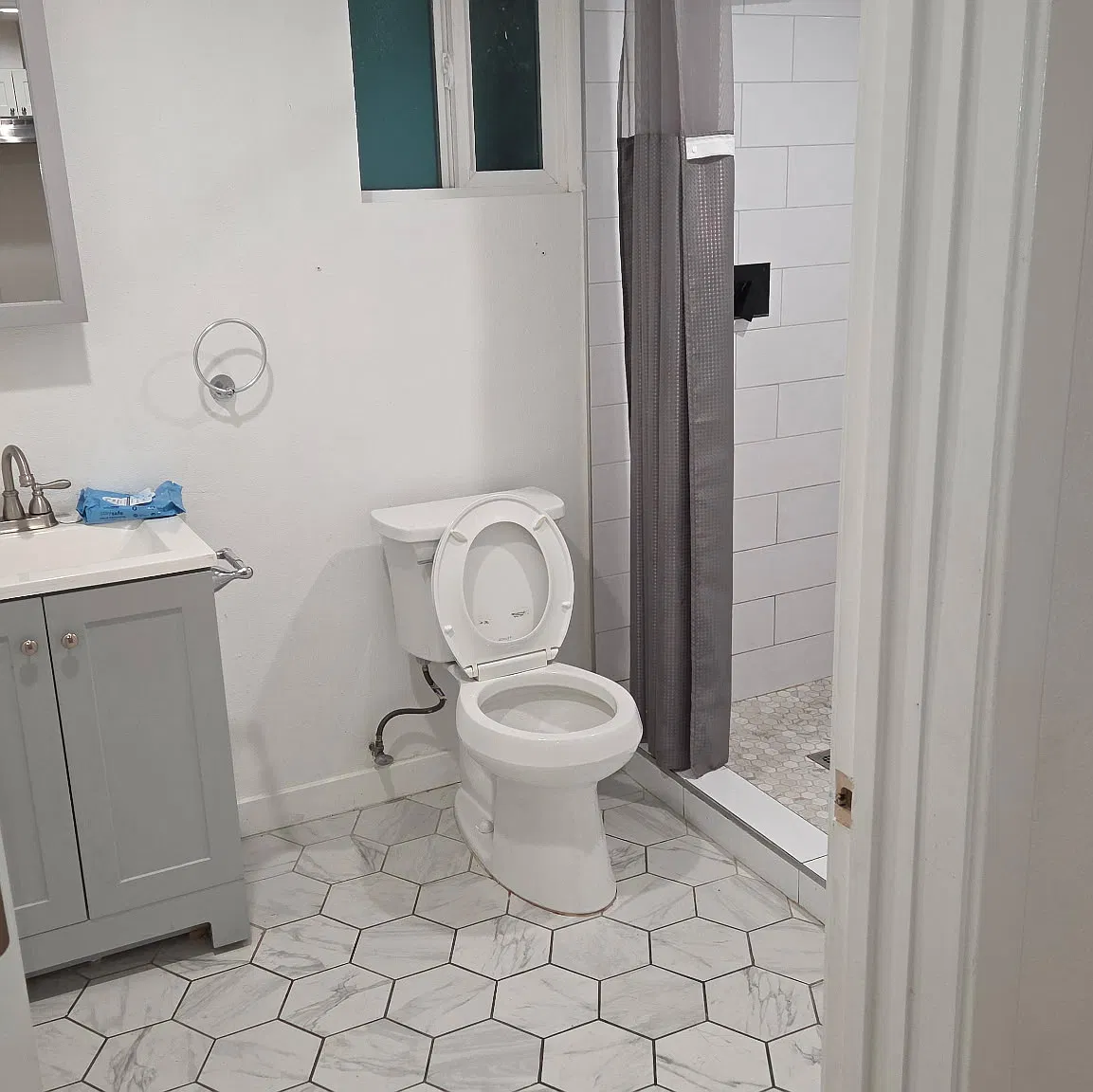 3 bed, 900 sqft, $2,600 — Photo 4