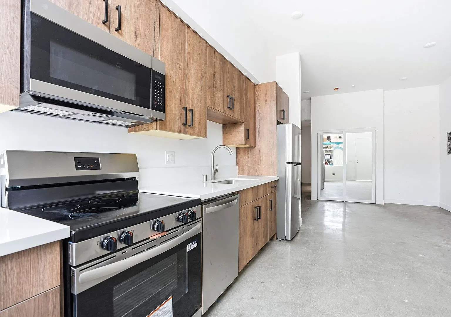 3057 West Pico Apartments — Photo 4