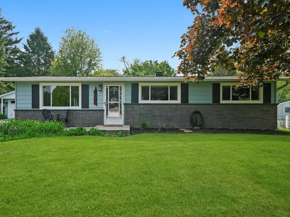 3711 Claremont Rd, Johnsburg, IL 60051