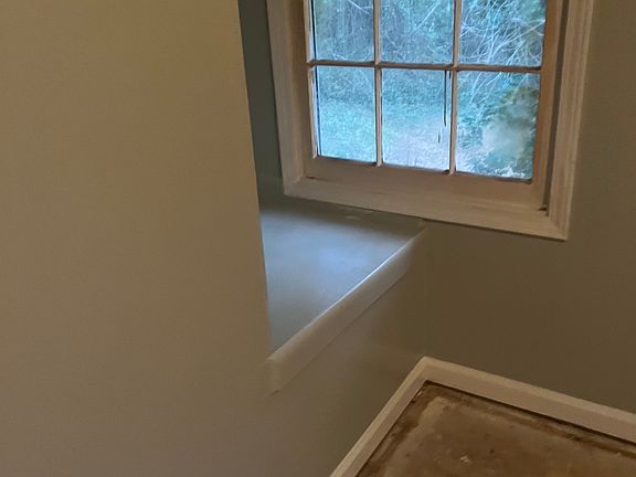 4th image of 2733 Dearwood Dr SW