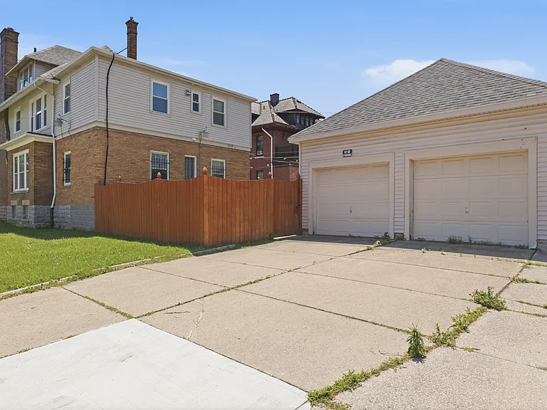 2238 Main St — Photo 32