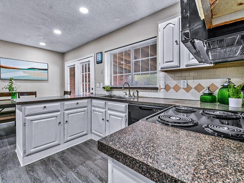1st image of 905 Eagle Dr #18107534