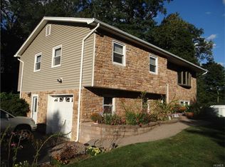 5 Watch Hill Ct, Valley Cottage, NY 10989