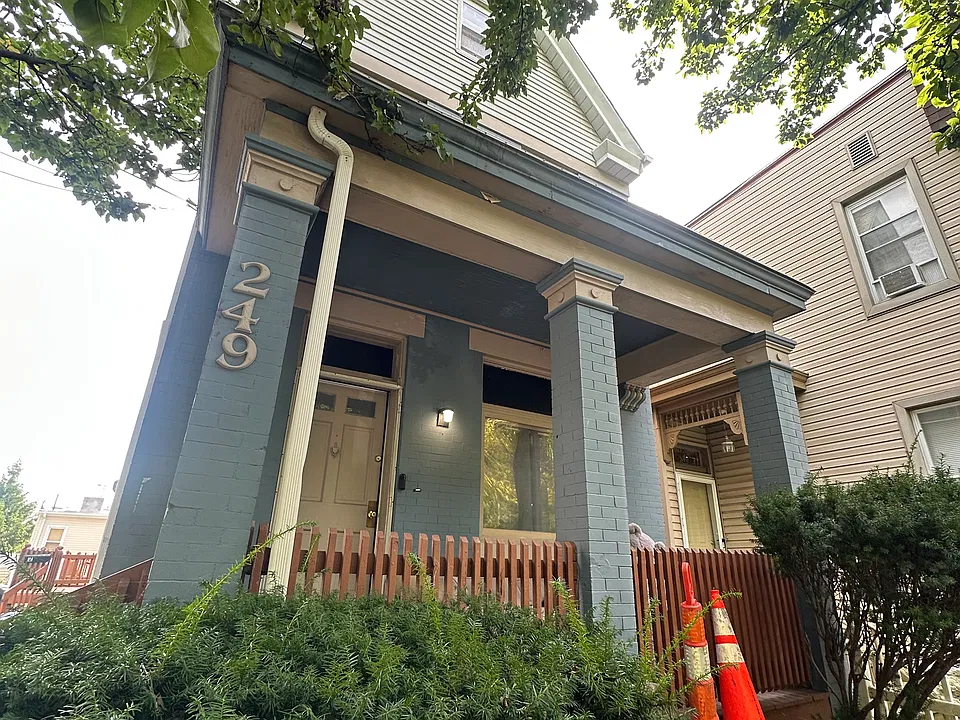 249 Emming St