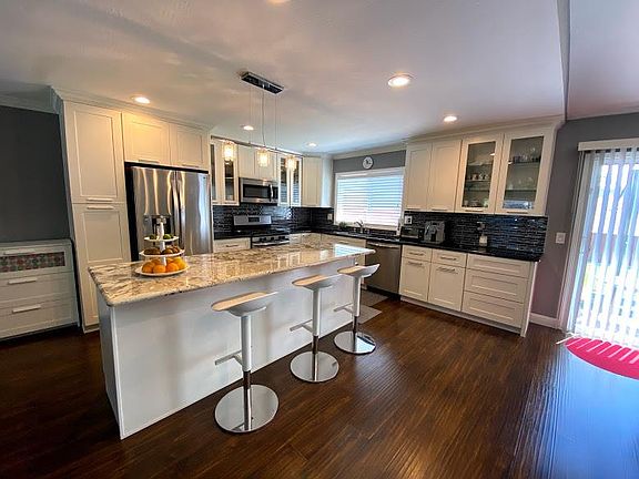 2nd image of 5576 Southcrest Way