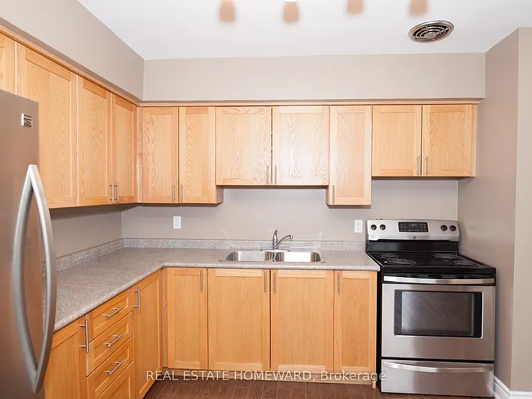 920 Pape Ave #B — Photo 7