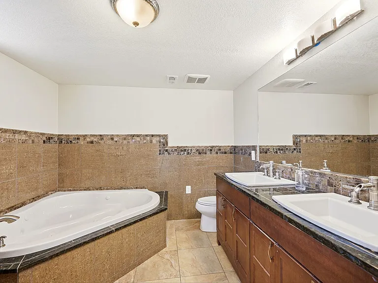 1275 W 4th Ave — Photo 33
