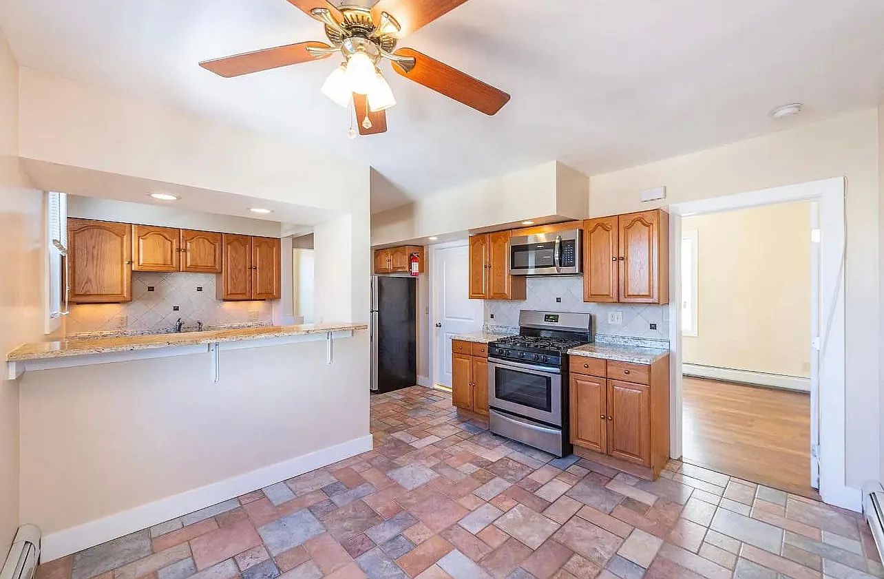 2 bed, 1000 sqft, $2,000 — Photo 3