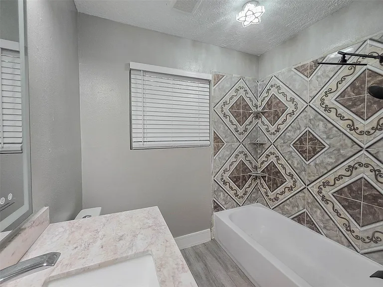 7007 Bellaire Blvd — Photo 14