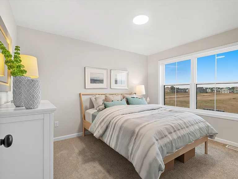 3472 Knightsbridge Trl N — Photo 35