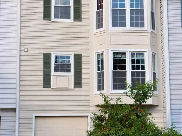8980 Cannon Ridge Dr, Manassas, VA 20110