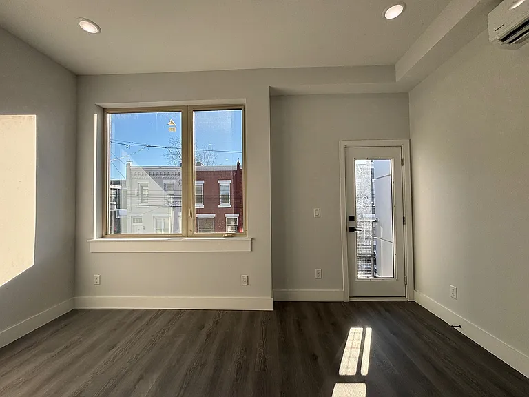 1515-19 W Dauphin St #3 — Photo 2