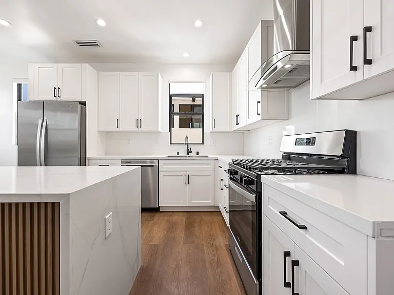 212 W 64th St #D — Photo 22