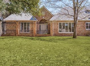 8 Stonecourt Dr, Dallas, TX 75225