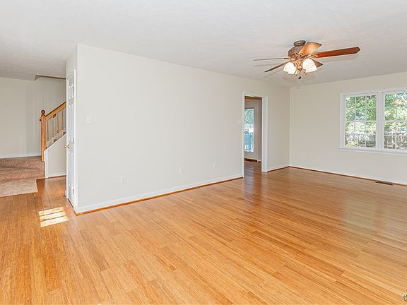 5th image of 8382 Mary Mundie Ln