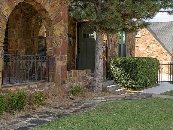 4th image of 1129 NE 14th St
