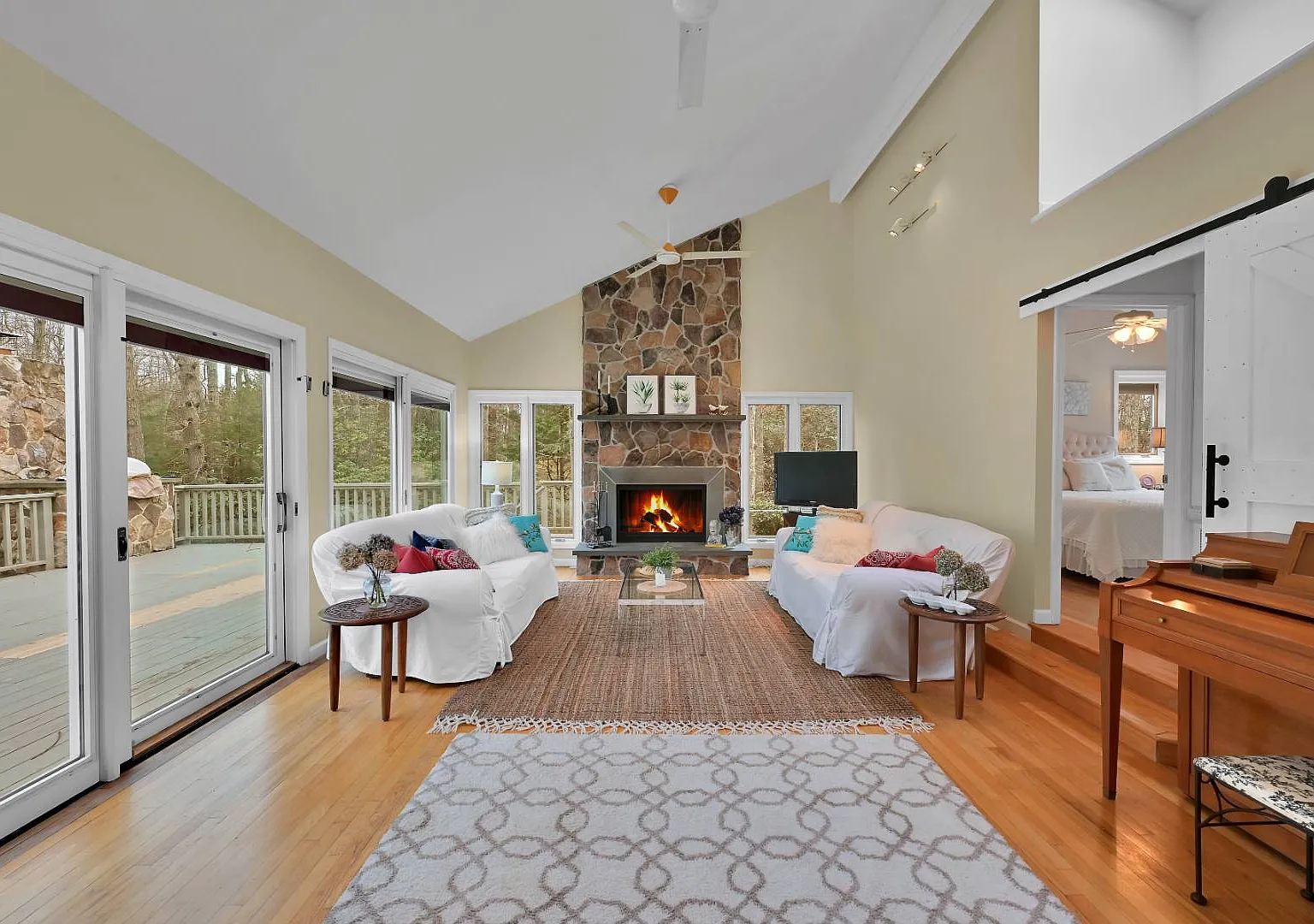 Contemporary Sag Harbor Beach Retreat — Photo 3