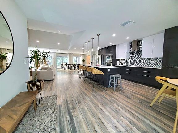 3rd image of 6522 Hidden Beach Cir