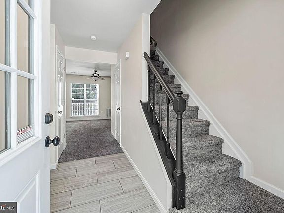 4th image of 2893 Madeira Ct
