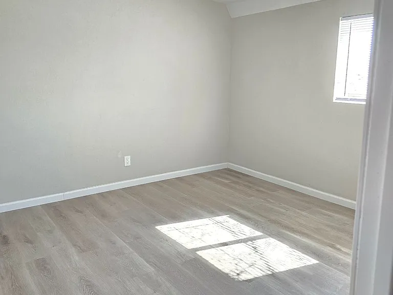 450 N Haskell Ave — Photo 12