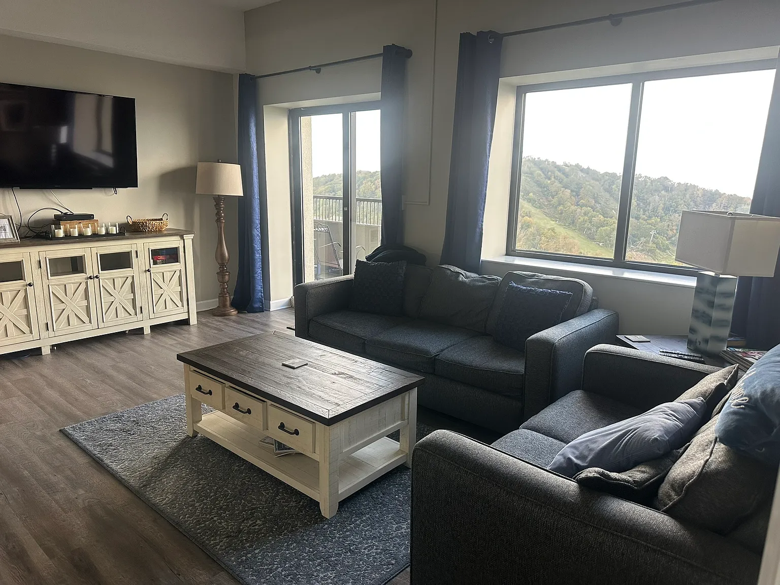 2 bed, 968 sqft, $2,300 — Photo 4