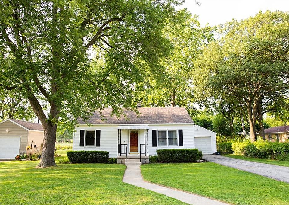1st image of 5 Park Dr