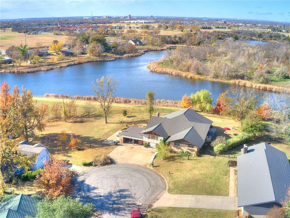 1st image of 2203 Ravenwood Ln