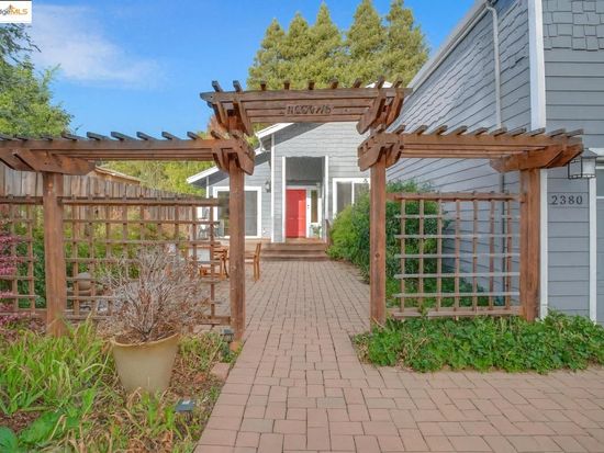 2380 Martinez Ct, Pinole, CA 94564