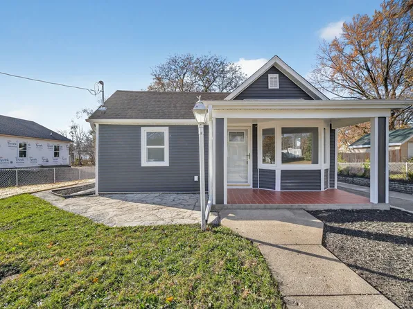 818 E 25th Ct, Des Moines, IA 50317