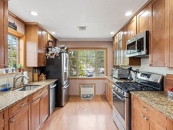 2nd image of 6705 Avenue