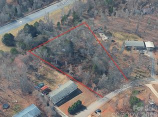 189 Village Point Dr, Statesville, NC 28625