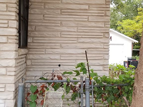 4th image of 218 Canavan Ave