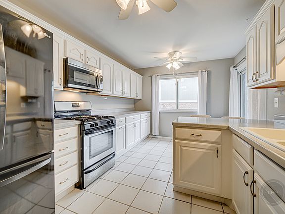 3rd image of 239 Hawthorne Ct #D1