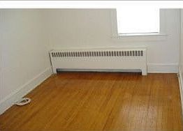 Living Room w/ Hardwood Floor