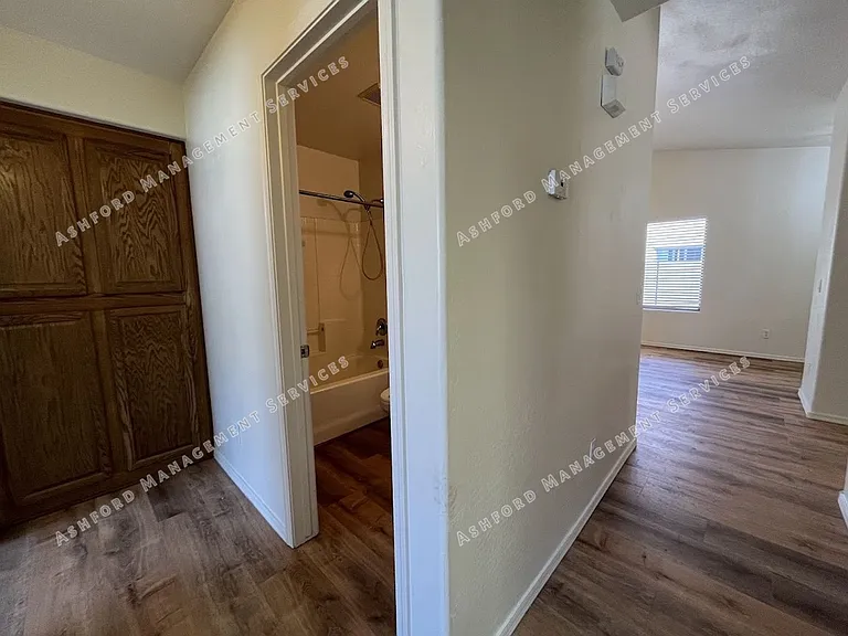 2046 S 171st Dr — Photo 27