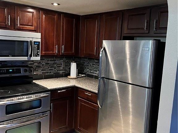 3rd image of 2611 Sunfish Dr Unit C