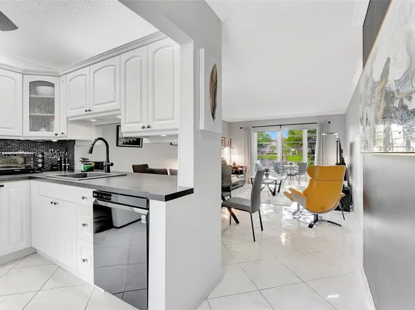 5003 NW 35th St APT 410, Fort Lauderdale, FL 33319
