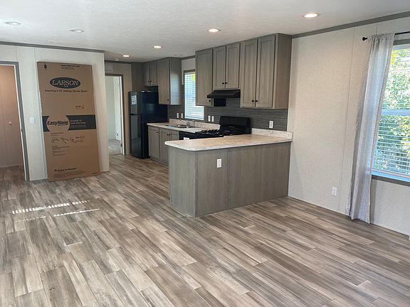 2nd image of 59121 Faye St