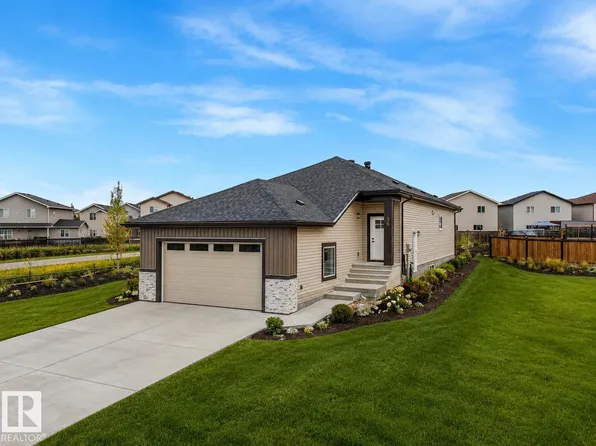 36 Dalquist Bay, Leduc, AB T9E 0J9