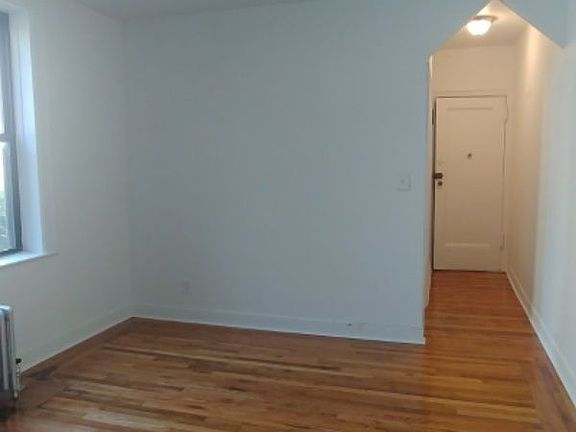 4th image of 2562 41st St APT 2A