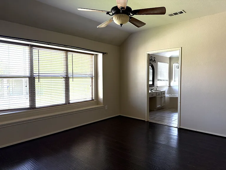 2406 Hillside Dr — Photo 11