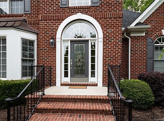 2nd image of 504 Conaway Ct