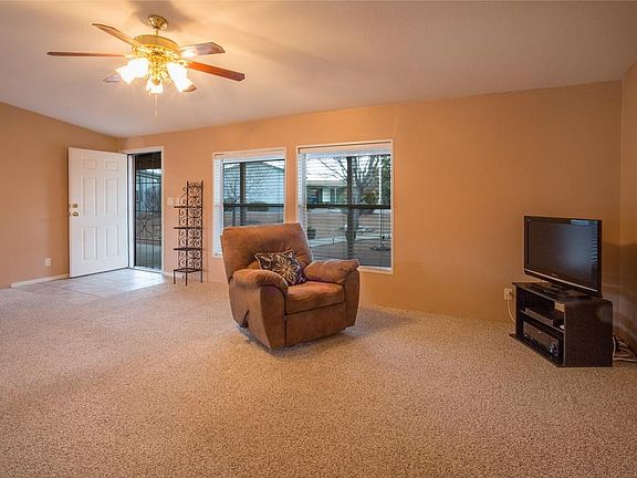3rd image of 236 S Houston Creek Cir